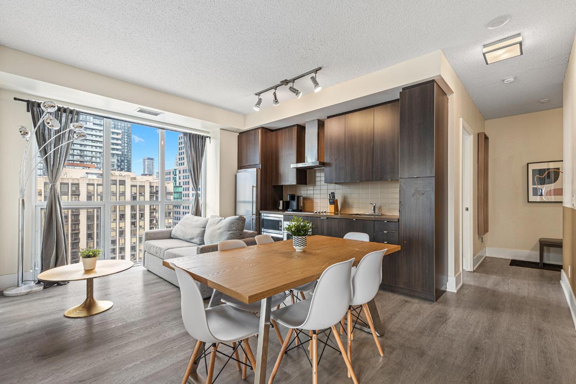 3 Bedroom Beside Cn Tower With Parking Downtown Toronto Exteriör bild