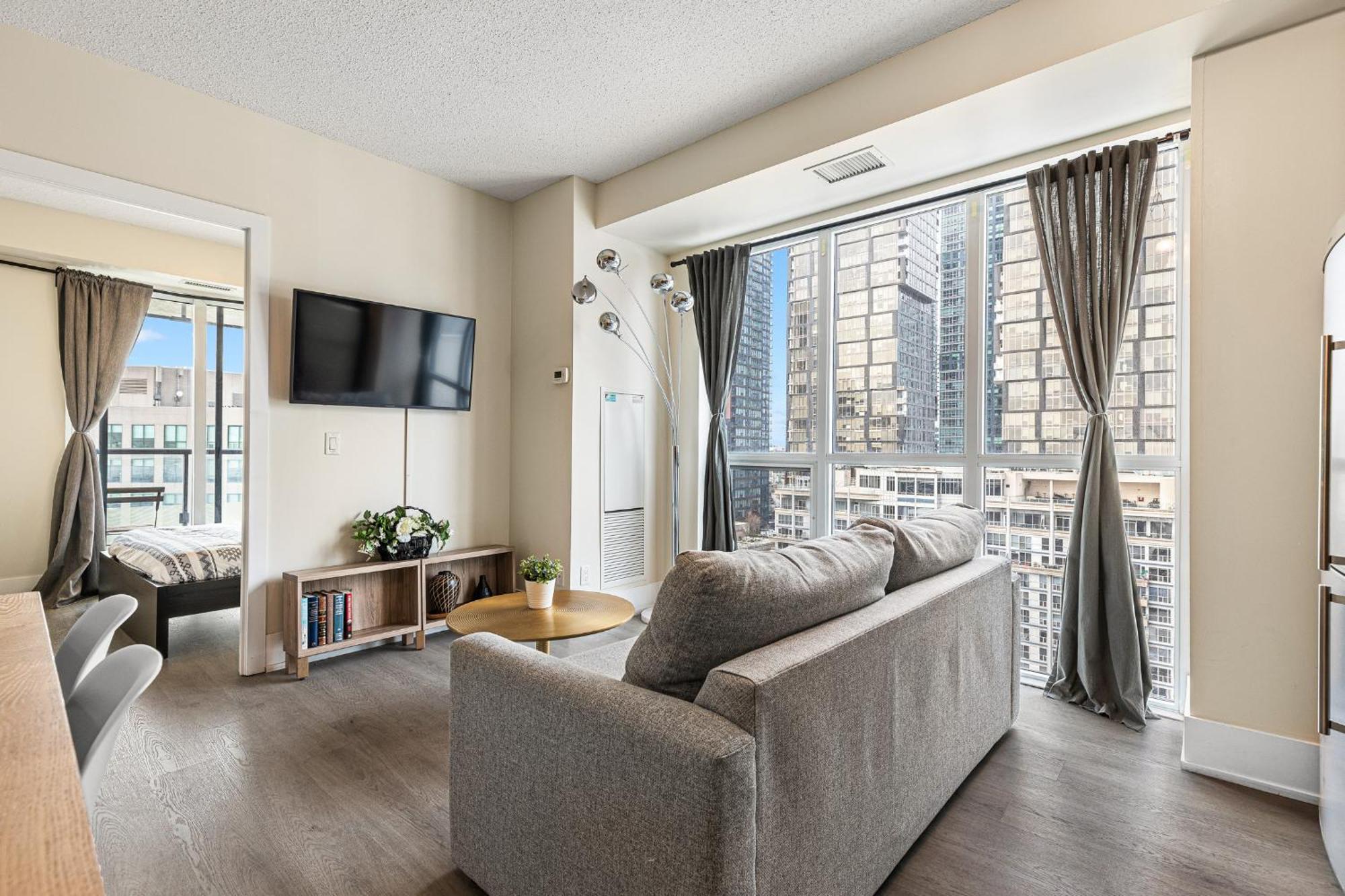 3 Bedroom Beside Cn Tower With Parking Downtown Toronto Exteriör bild