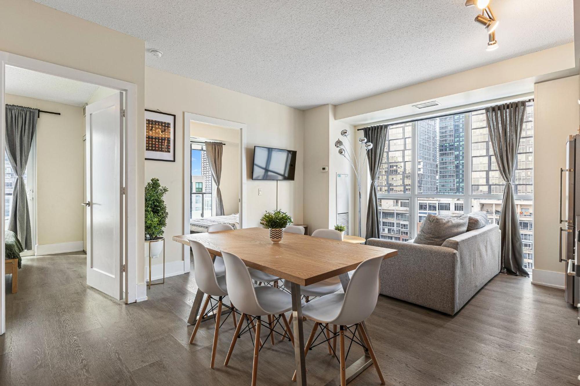 3 Bedroom Beside Cn Tower With Parking Downtown Toronto Exteriör bild