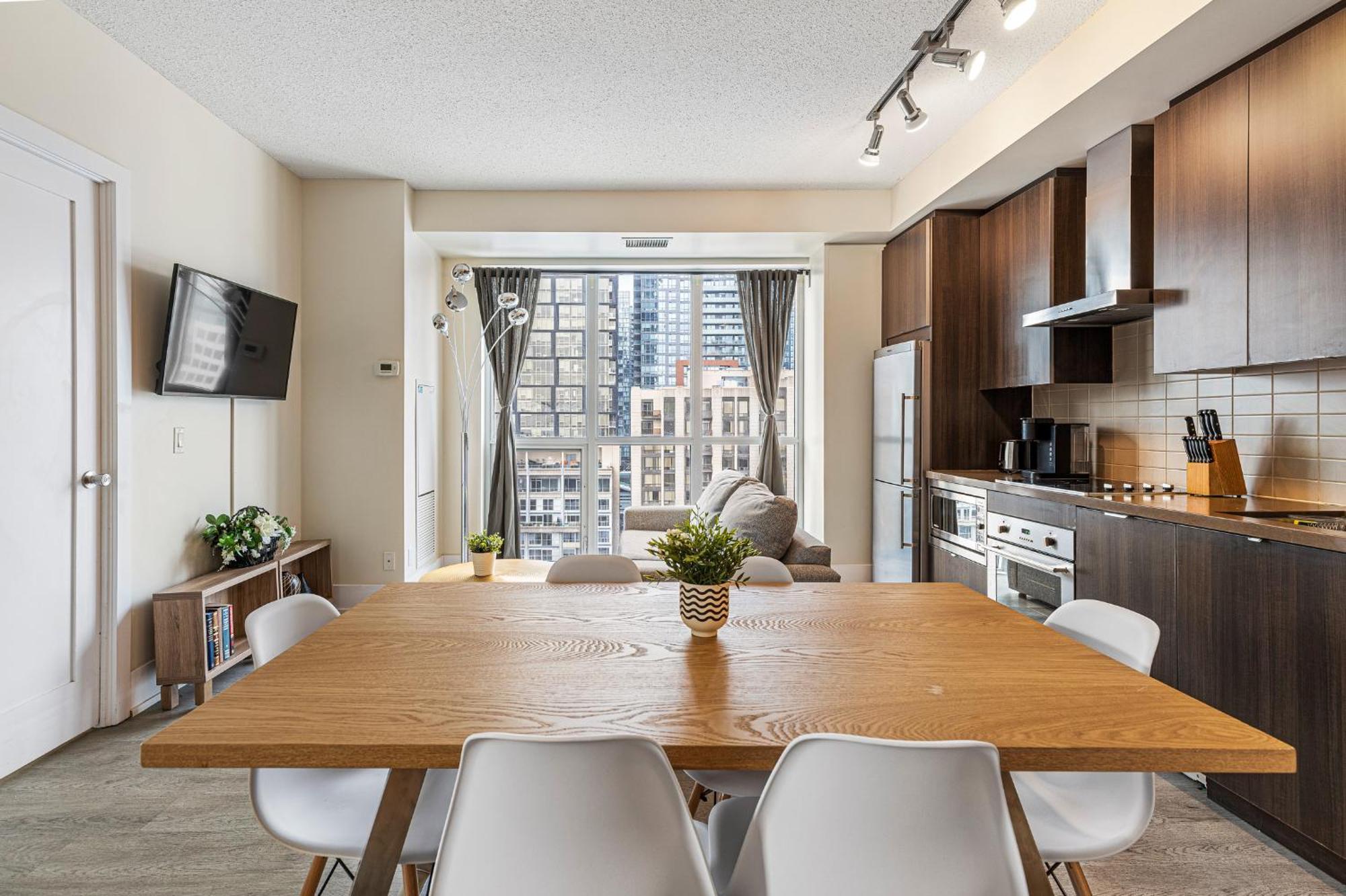 3 Bedroom Beside Cn Tower With Parking Downtown Toronto Exteriör bild